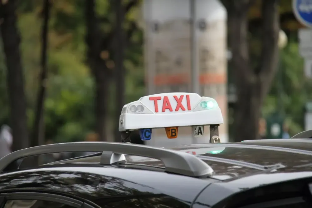 Taxi logo